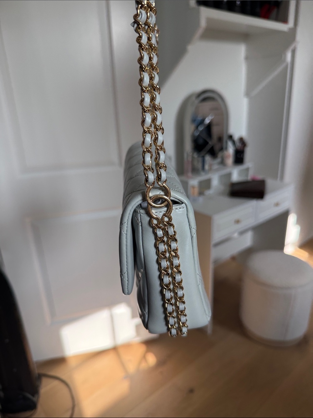 CHANEL Light Blue Quilted Leather Crossbody Bag with Gold Hardware - Picture 4 of 15